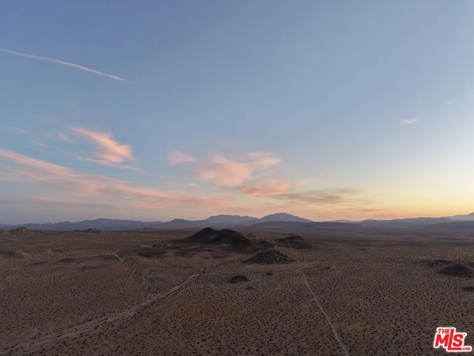 10424 Santa Fe Fire Road Lucerne Valley, CA 92356