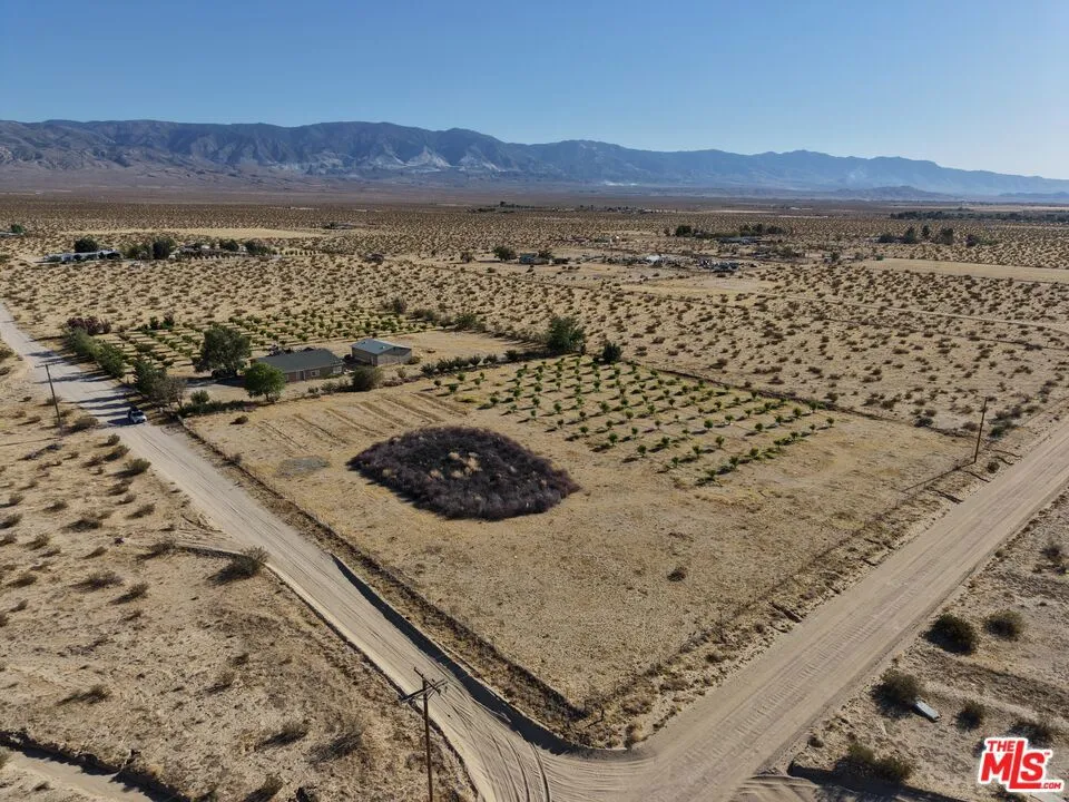 10424 Santa Fe Fire Road Lucerne Valley, CA 92356