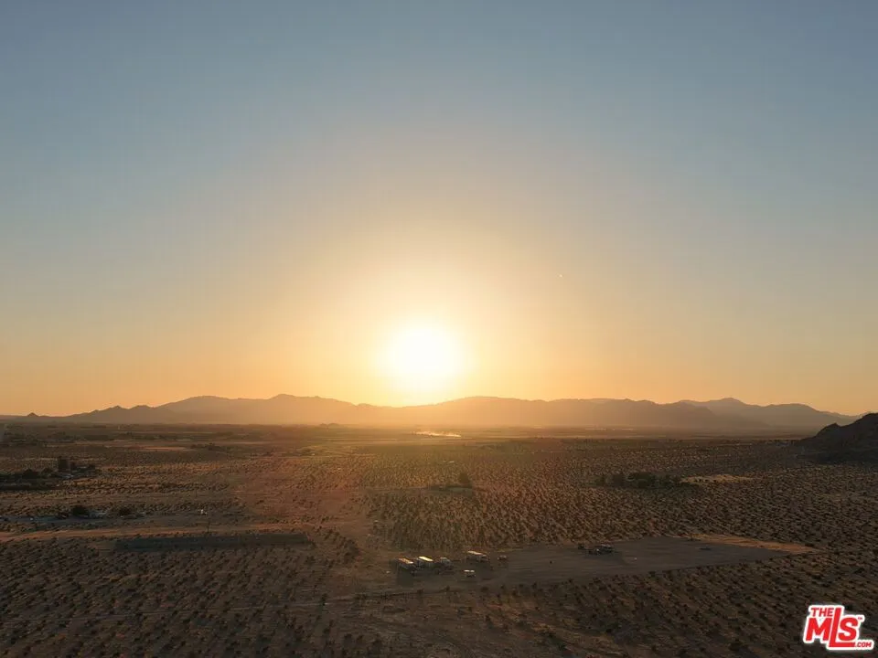 10424 Santa Fe Fire Road Lucerne Valley, CA 92356