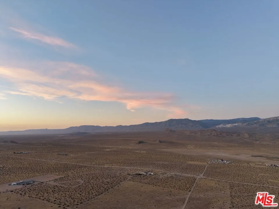 10424 Santa Fe Fire Road Lucerne Valley, CA 92356