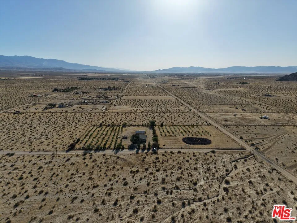 10424 Santa Fe Fire Road Lucerne Valley, CA 92356