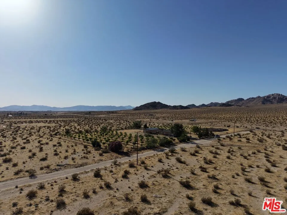 10424 Santa Fe Fire Road Lucerne Valley, CA 92356