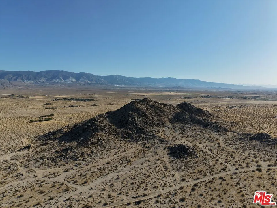 10424 Santa Fe Fire Road Lucerne Valley, CA 92356