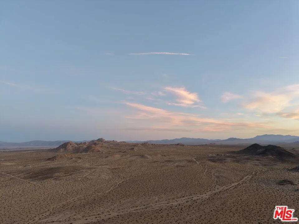10424 Santa Fe Fire Road Lucerne Valley, CA 92356