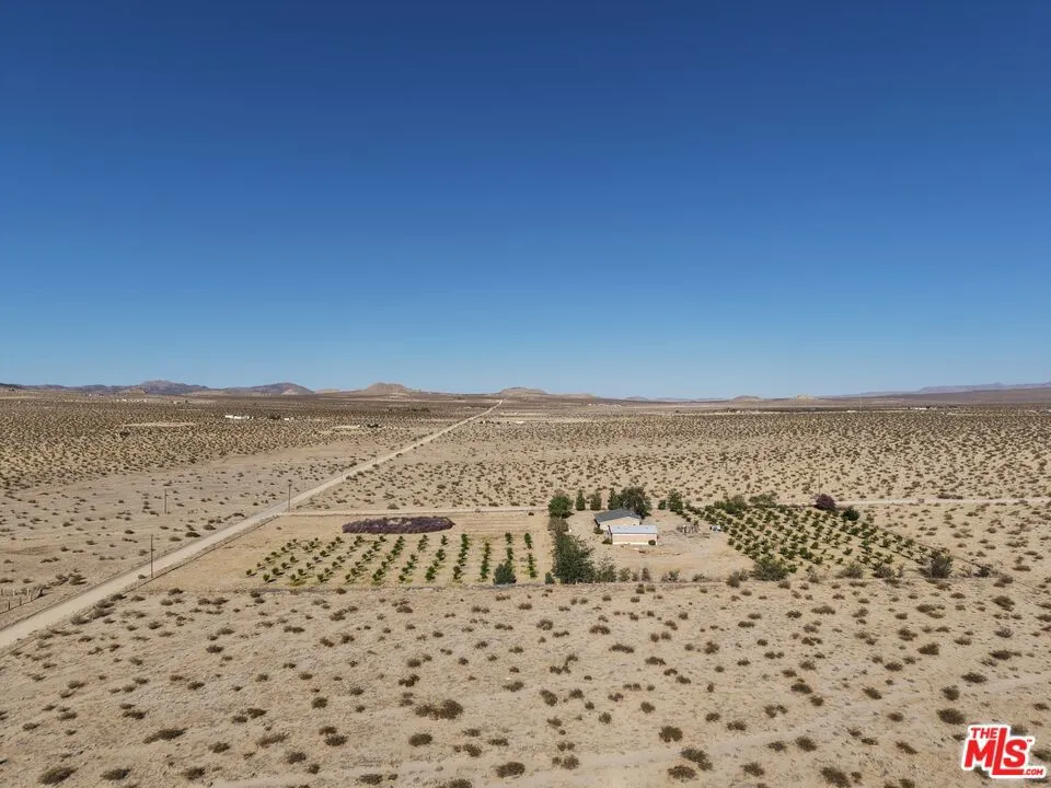 10424 Santa Fe Fire Road Lucerne Valley, CA 92356