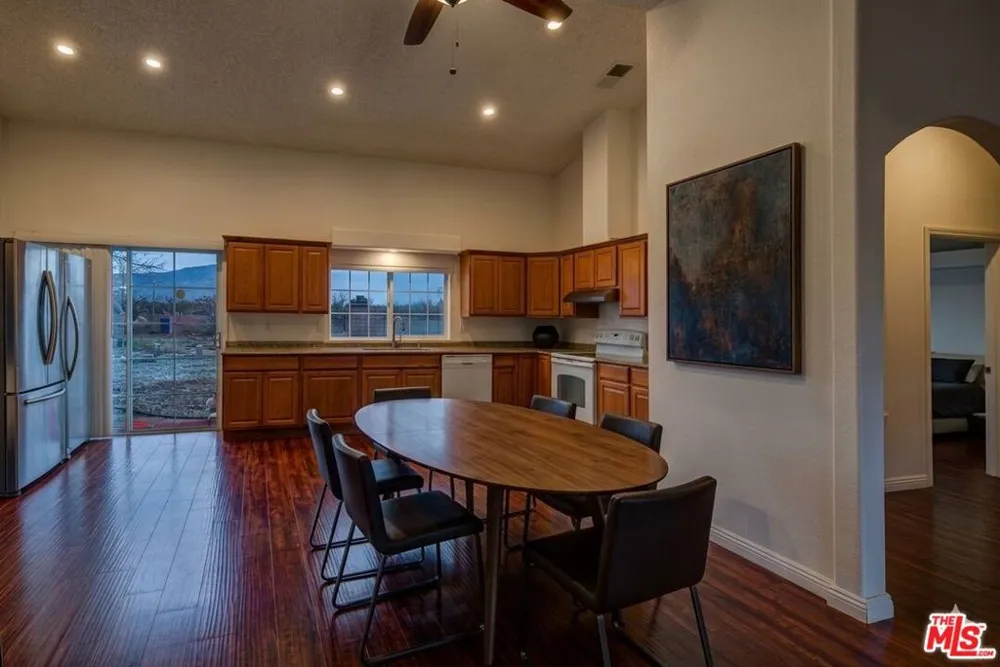 10424 Santa Fe Fire Road Lucerne Valley, CA 92356