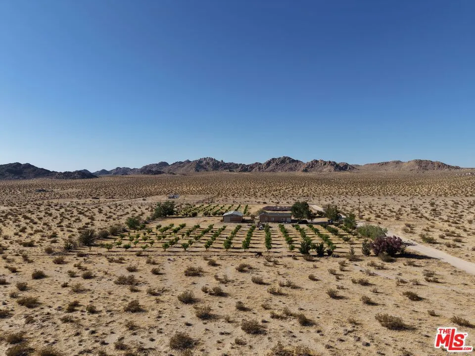10424 Santa Fe Fire Road Lucerne Valley, CA 92356