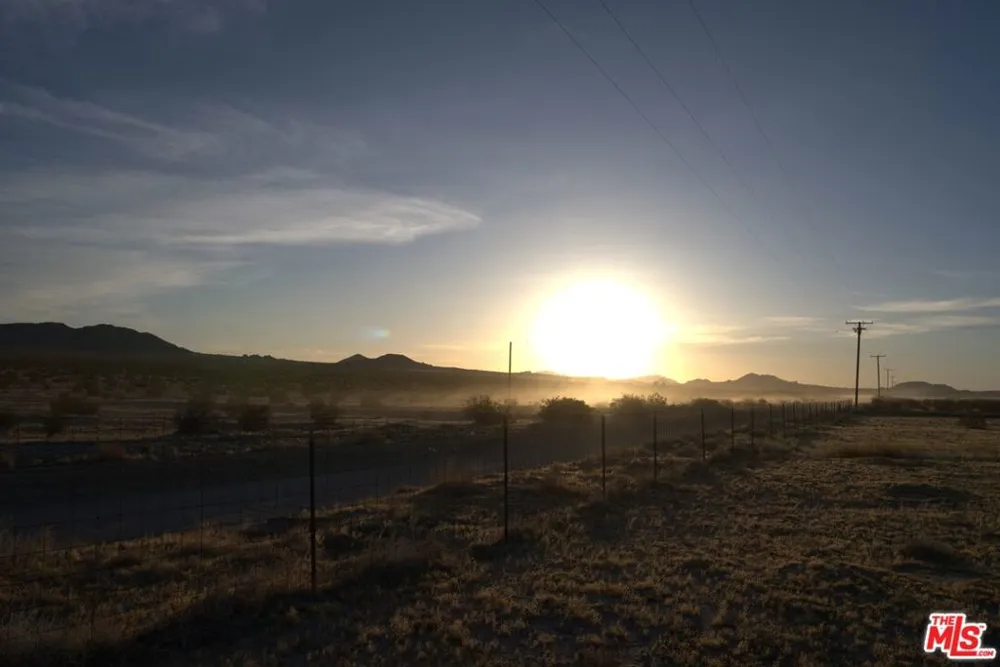 10424 Santa Fe Fire Road Lucerne Valley, CA 92356