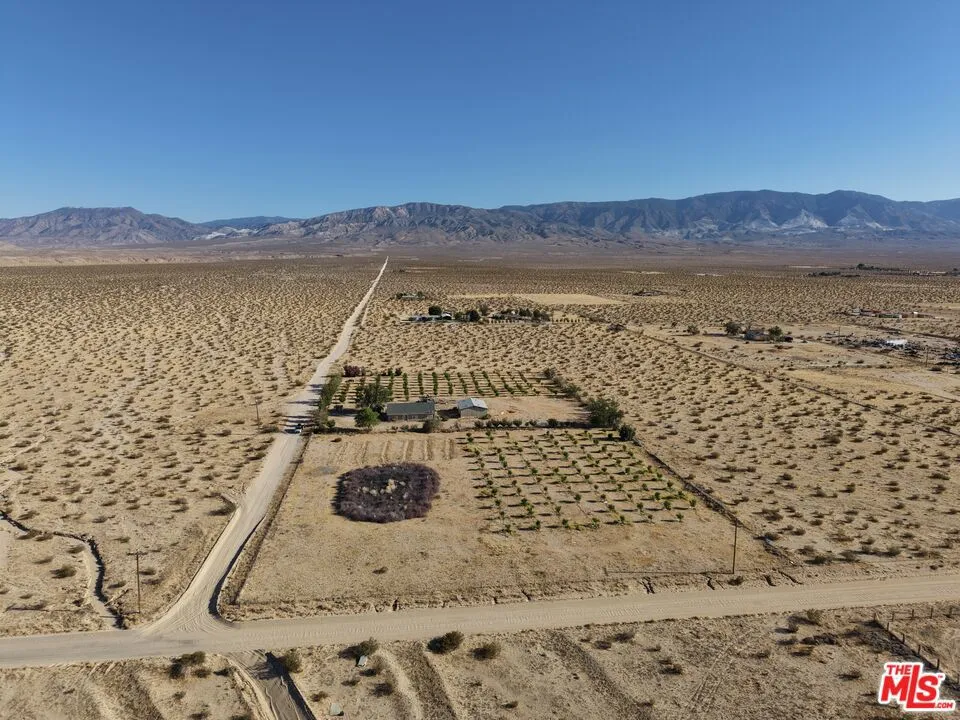 10424 Santa Fe Fire Road Lucerne Valley, CA 92356