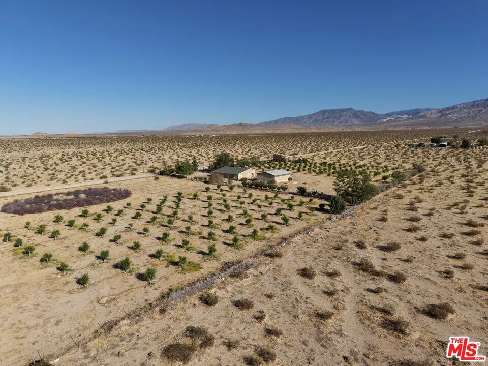 10424 Santa Fe Fire Road Lucerne Valley, CA 92356