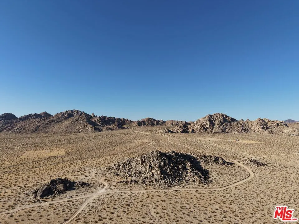 10424 Santa Fe Fire Road Lucerne Valley, CA 92356