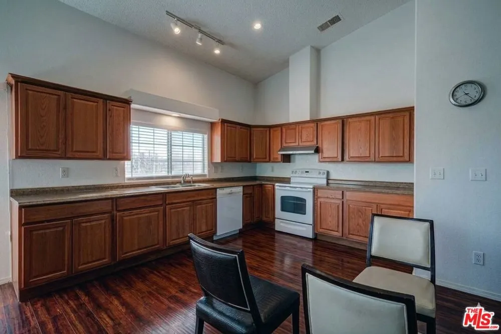 10424 Santa Fe Fire Road Lucerne Valley, CA 92356