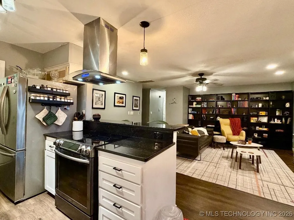 21609 E 32nd Place S