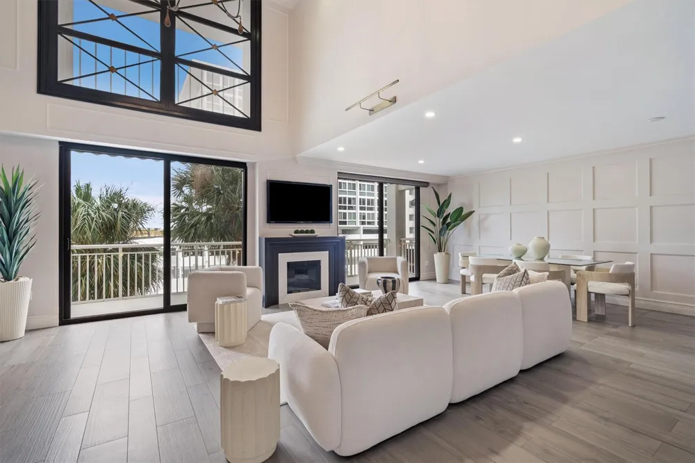 3100 NE 48th Street #304