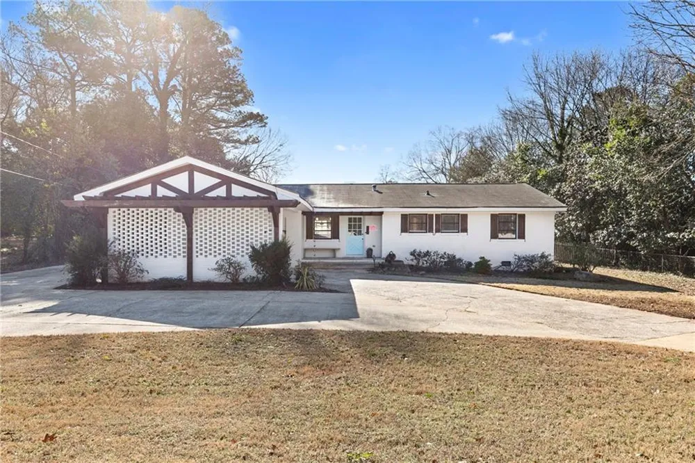 1800 Sandy Plains Road