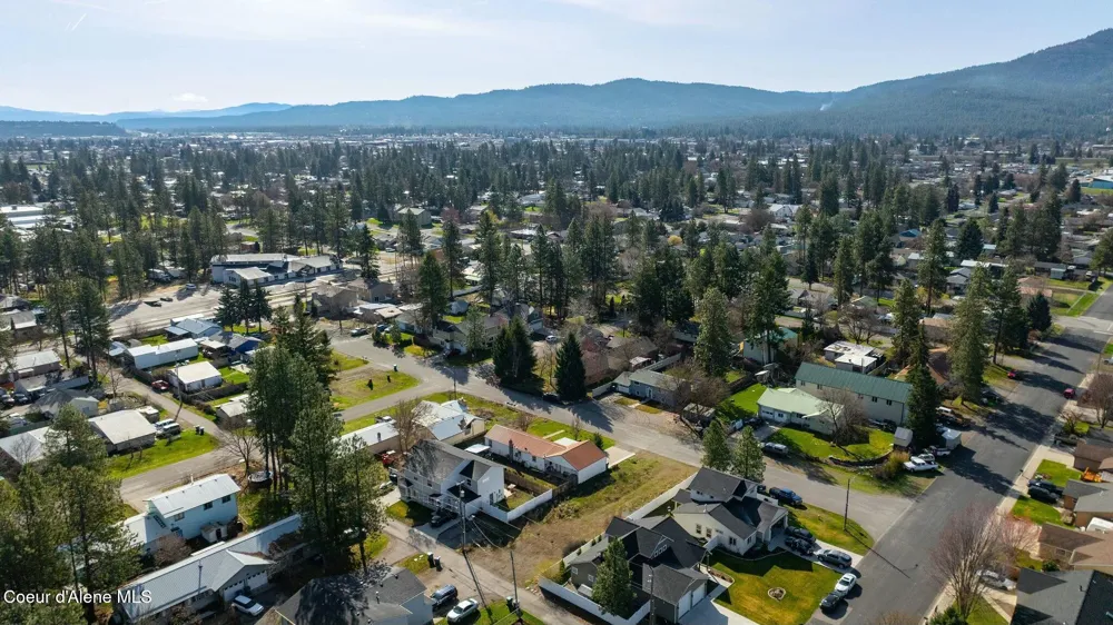 206/209 W 17th/Warner AVE/RD Post Falls, ID 83854