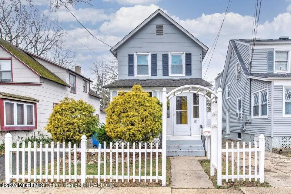 433 Lincoln Avenue #Top