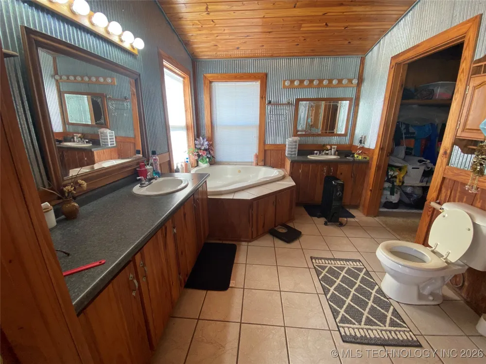 20218 E 430 ROAD Jay, OK 74346
