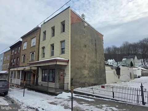 426 CENTRE STREET