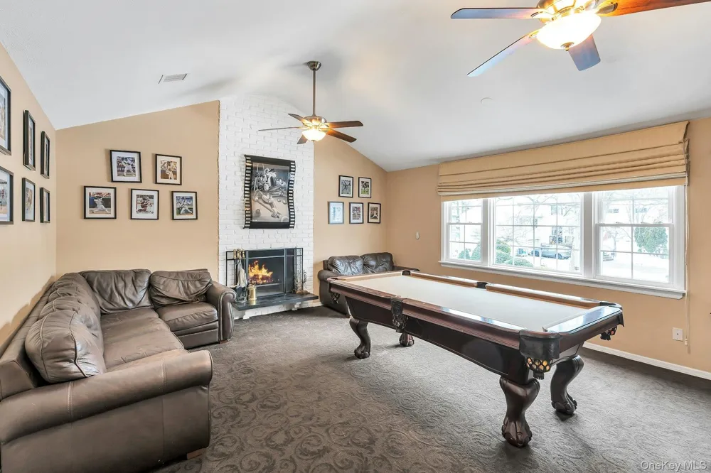 2043 Ripley Merrick, NY 11566