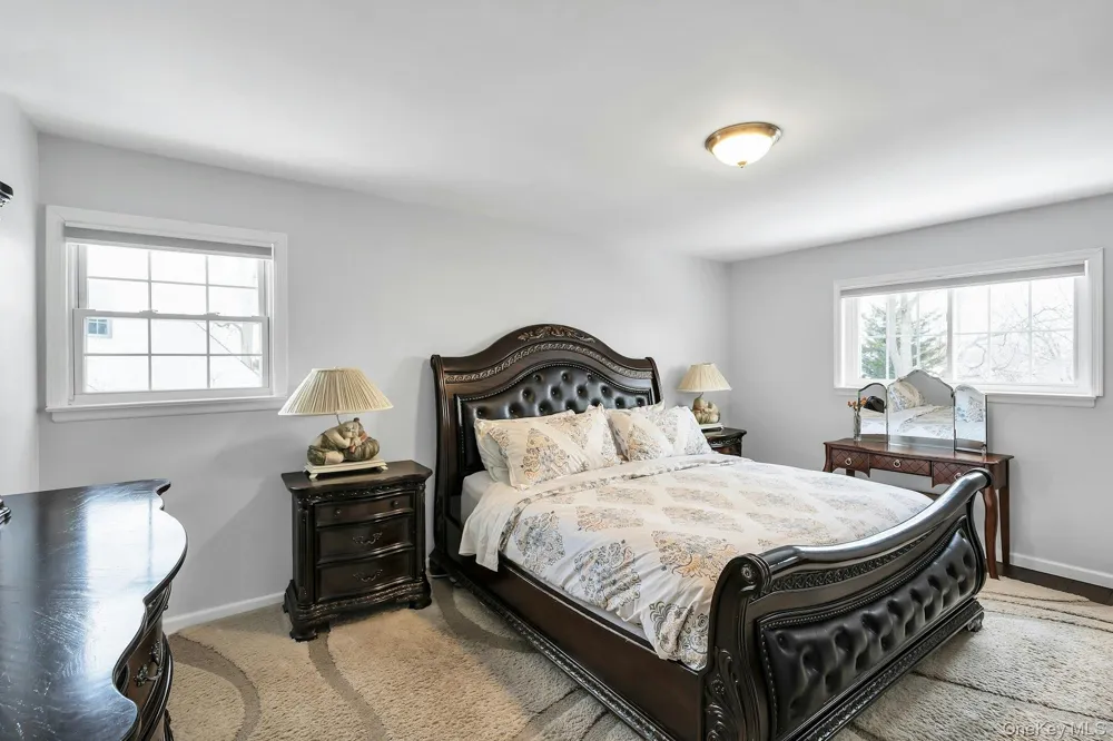 2043 Ripley Merrick, NY 11566
