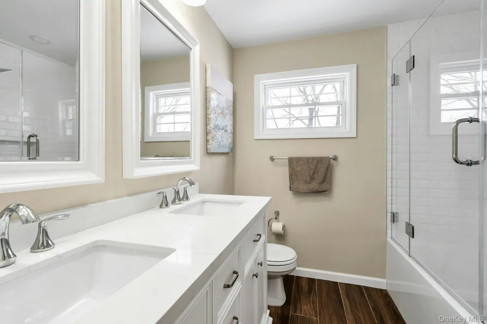 2043 Ripley Merrick, NY 11566