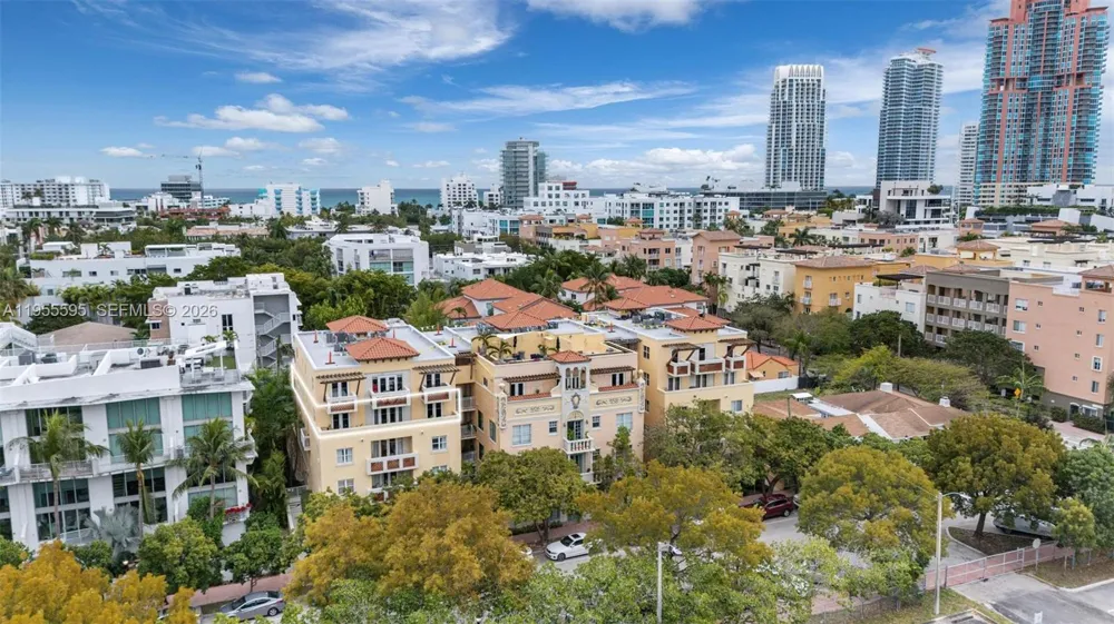 227 Michigan Ave #405