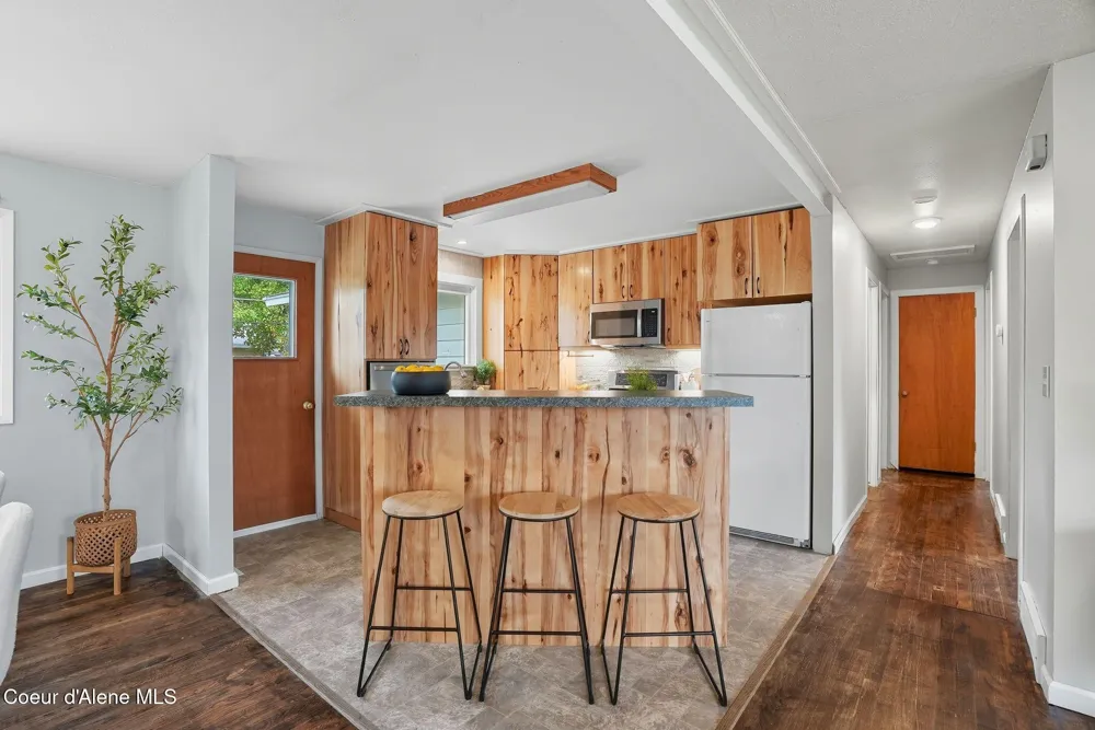 908 Ravalli Court Spokane Valley, WA 99037