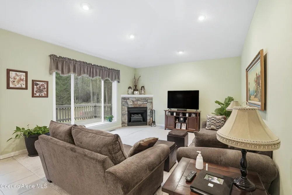 105 E Saltz Lane Deer Park, WA 99006