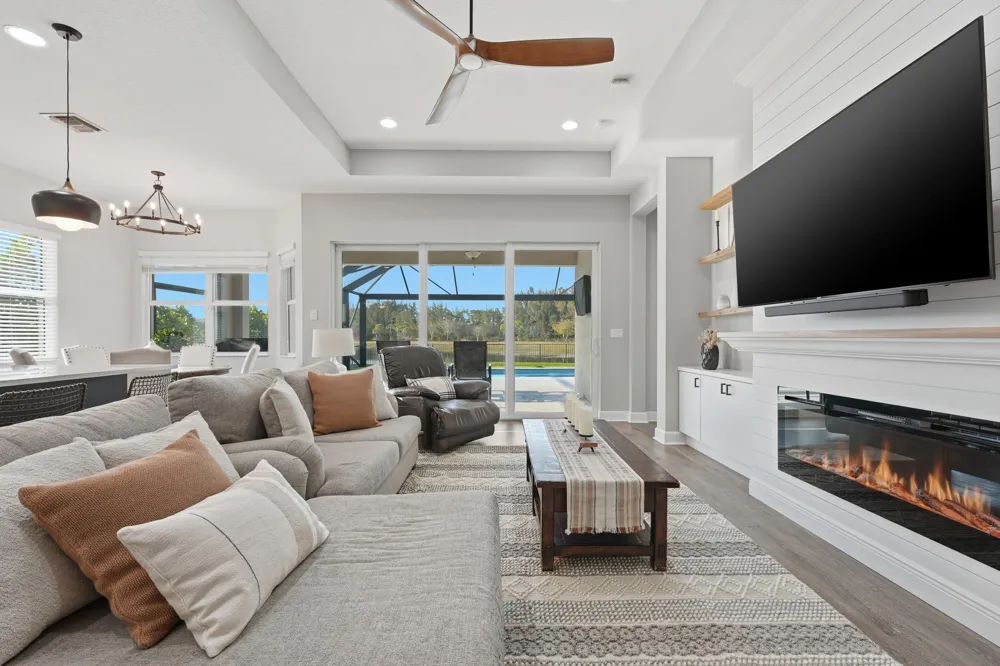 15654 Goldfinch Circle