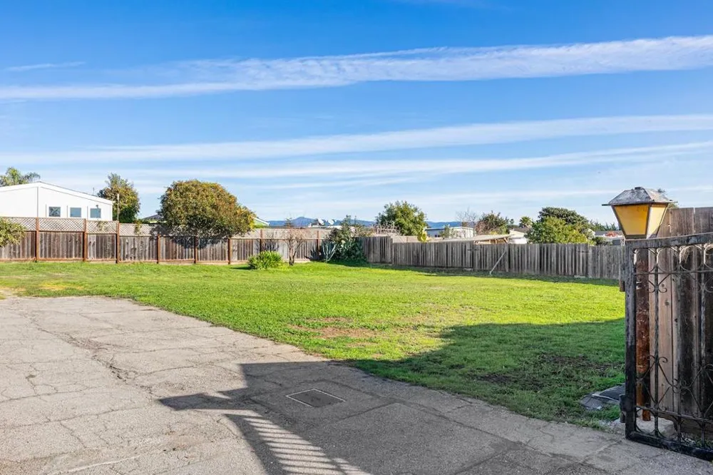 Roland Santa Cruz, CA 95062