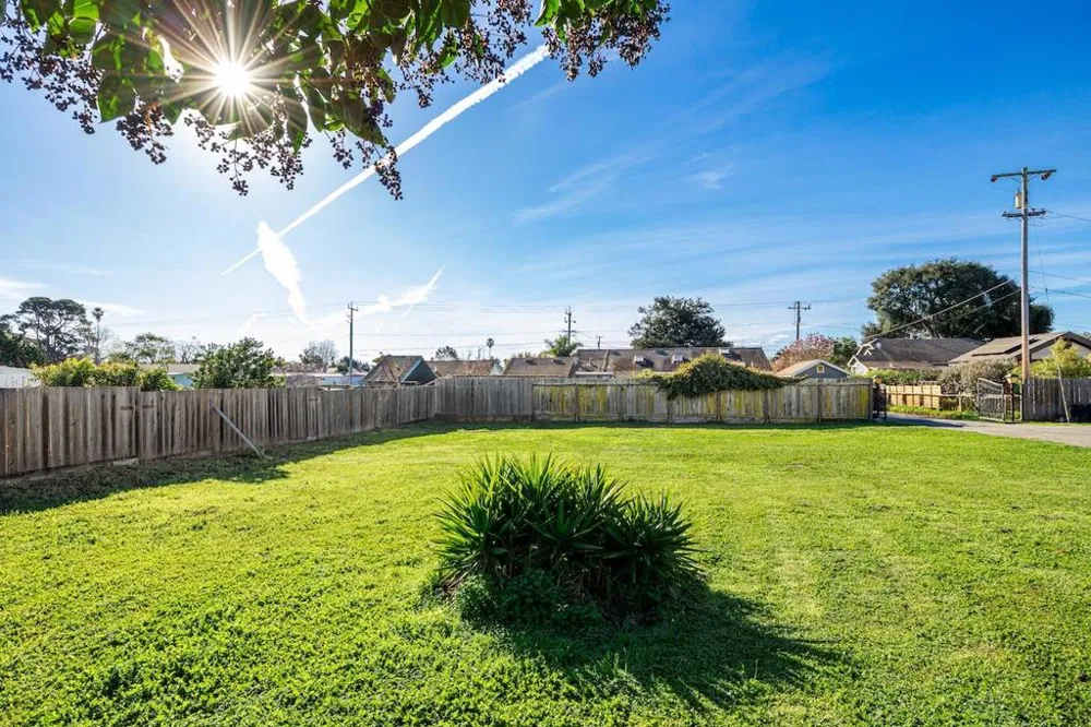 Roland Santa Cruz, CA 95062
