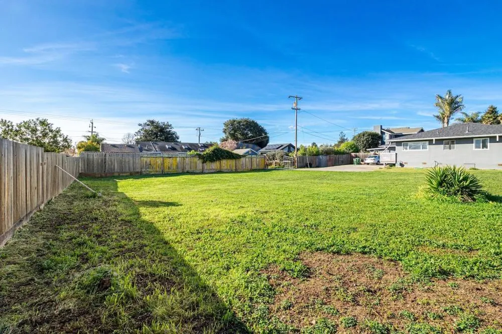 Roland Santa Cruz, CA 95062