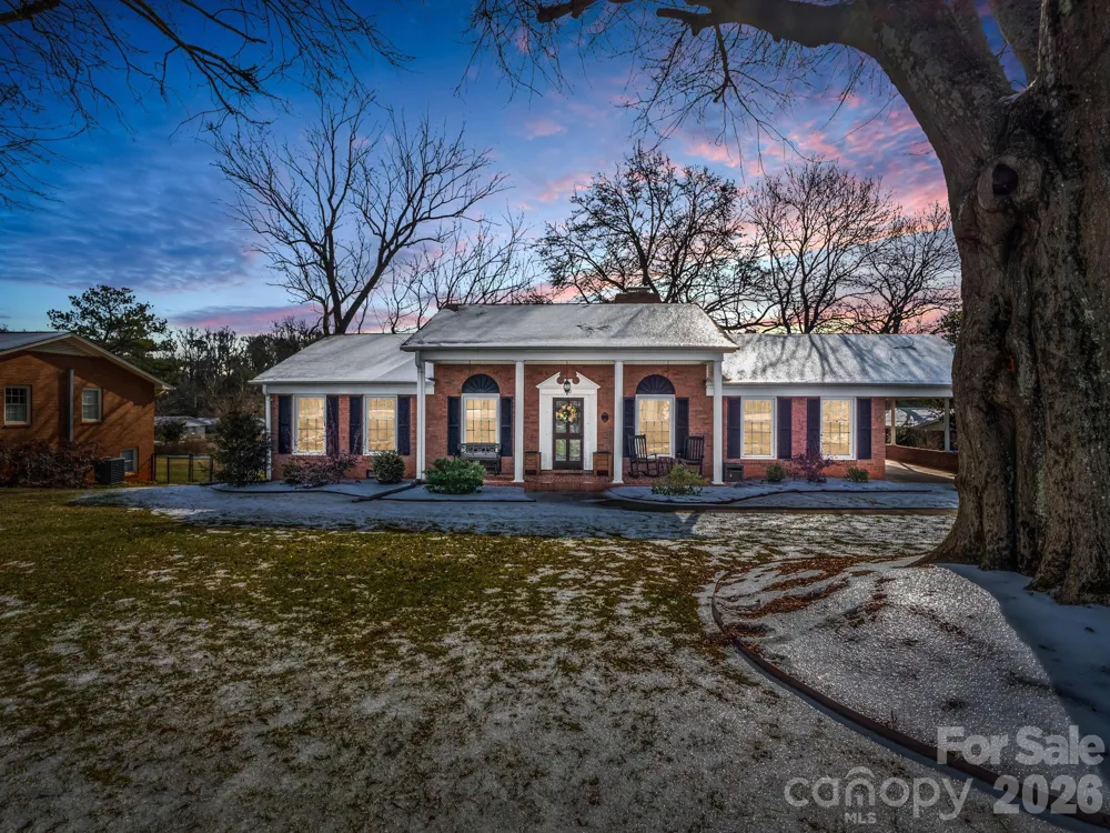 522 Country Club Circle