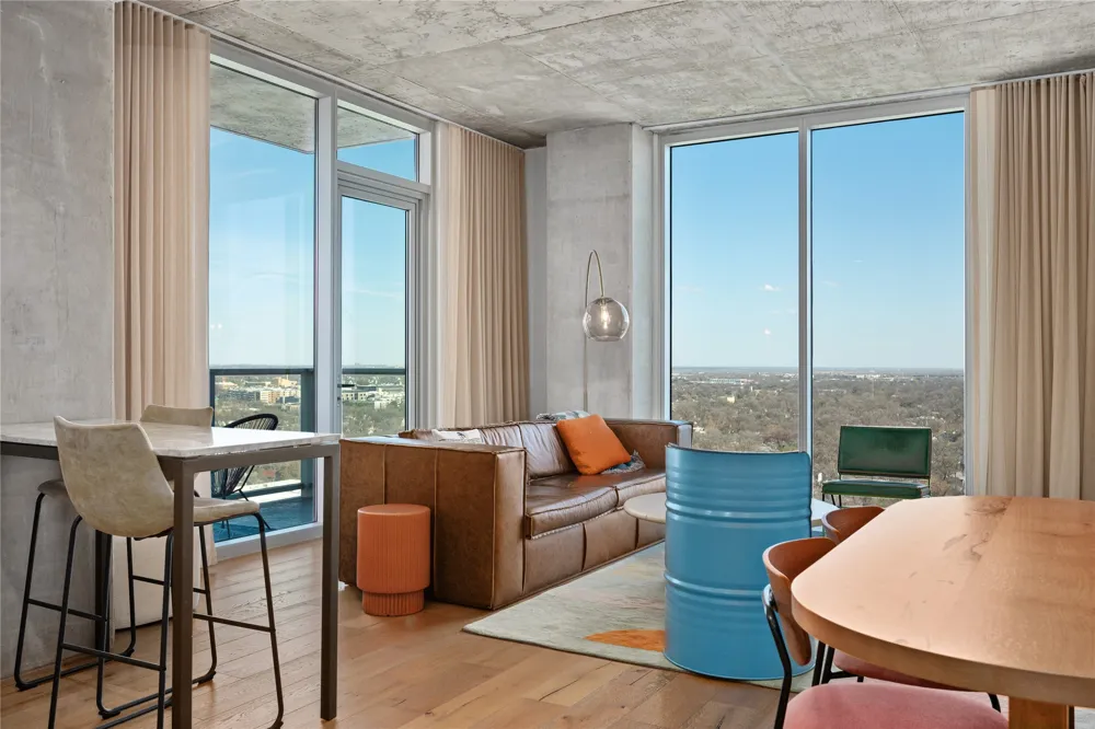 48 East Avenue #2204