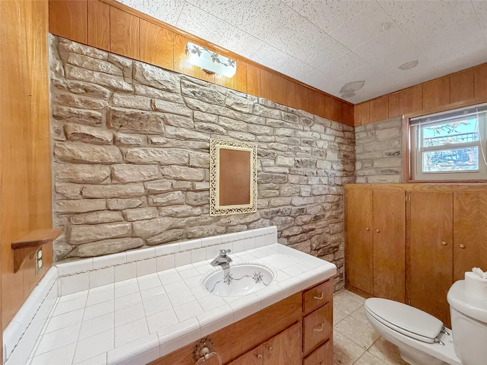 937 Hillcrest Forest Canyon Lake, TX 78133