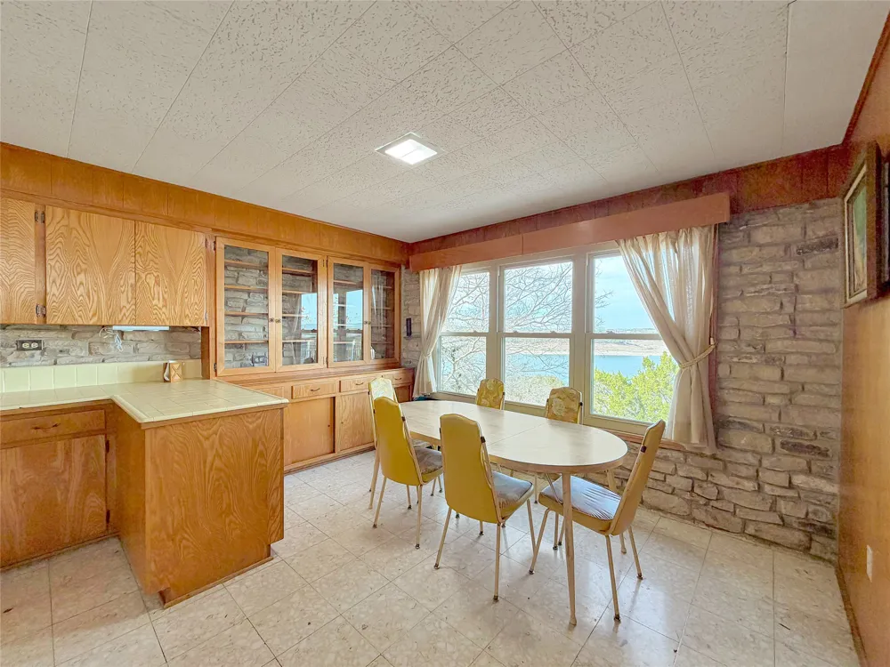 937 Hillcrest Forest Canyon Lake, TX 78133