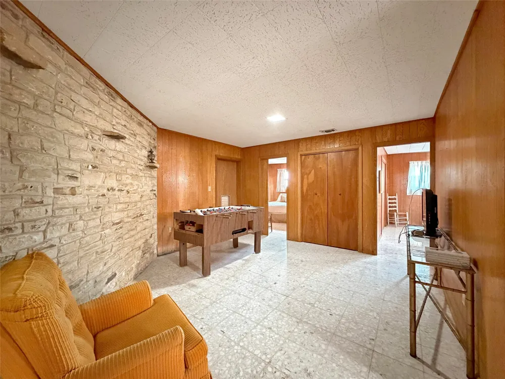 937 Hillcrest Forest Canyon Lake, TX 78133