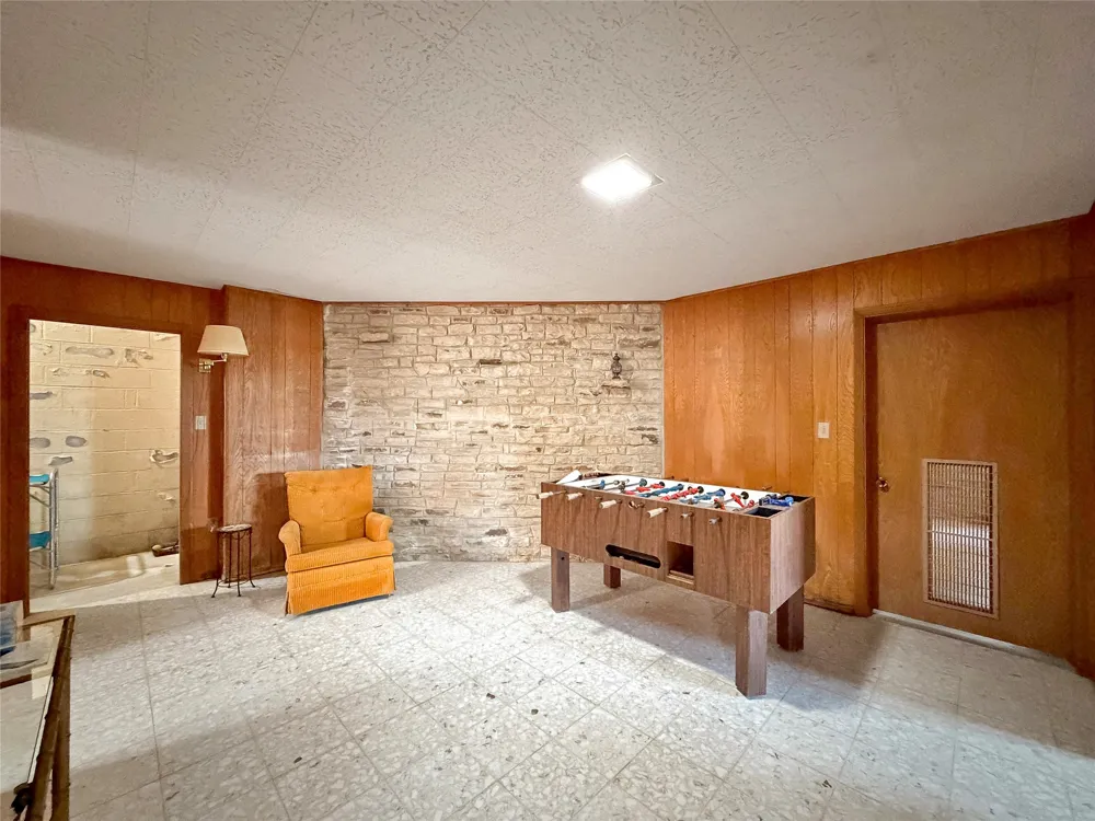 937 Hillcrest Forest Canyon Lake, TX 78133