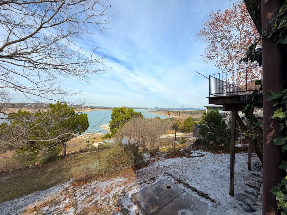 937 Hillcrest Forest Canyon Lake, TX 78133