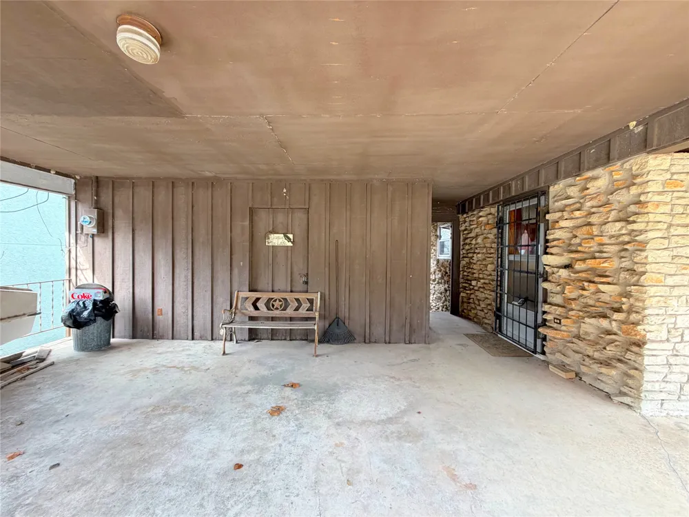 937 Hillcrest Forest Canyon Lake, TX 78133