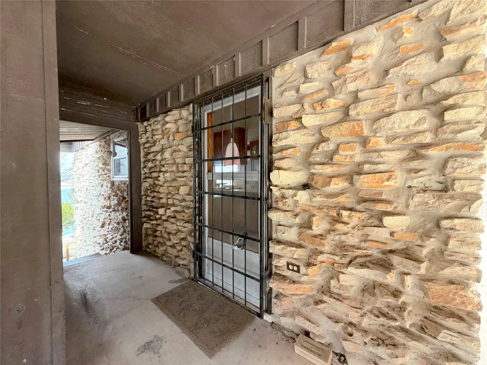 937 Hillcrest Forest Canyon Lake, TX 78133