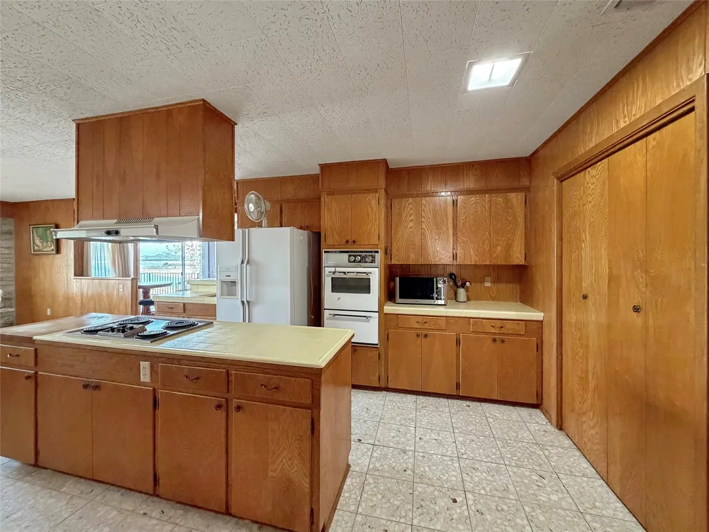 937 Hillcrest Forest Canyon Lake, TX 78133