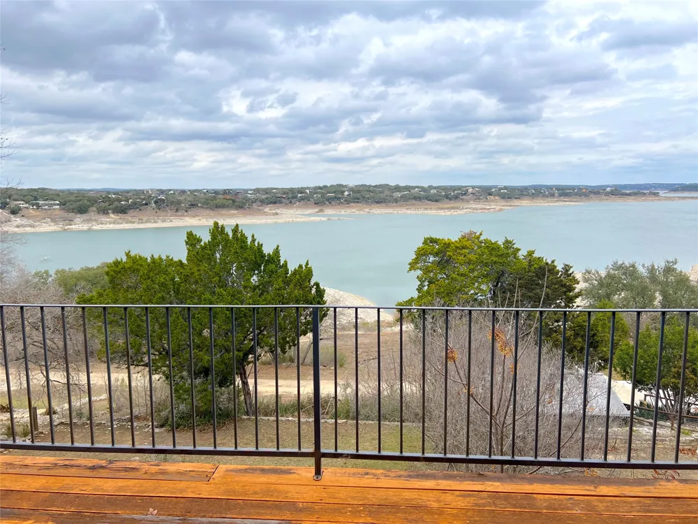 937 Hillcrest Forest Canyon Lake, TX 78133