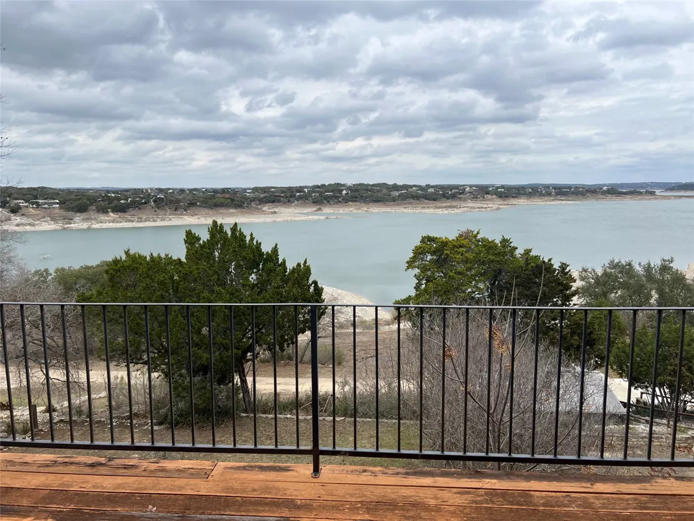 937 Hillcrest Forest Canyon Lake, TX 78133