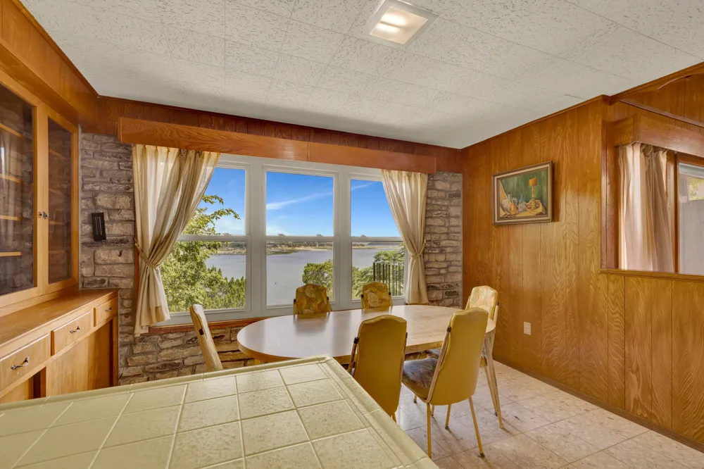 937 Hillcrest Forest Canyon Lake, TX 78133