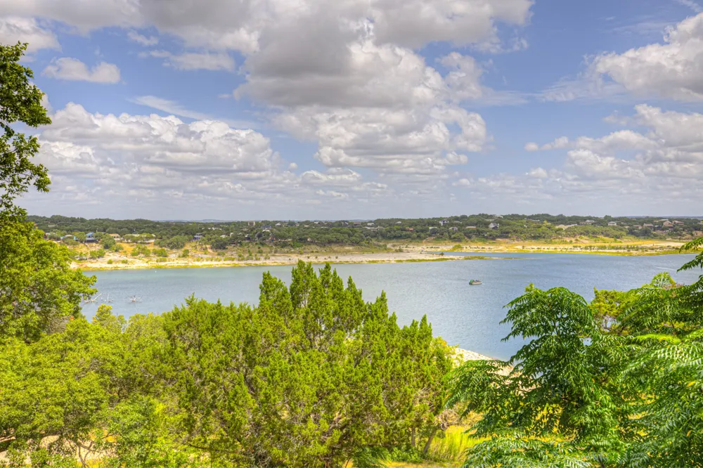 937 Hillcrest Forest Canyon Lake, TX 78133