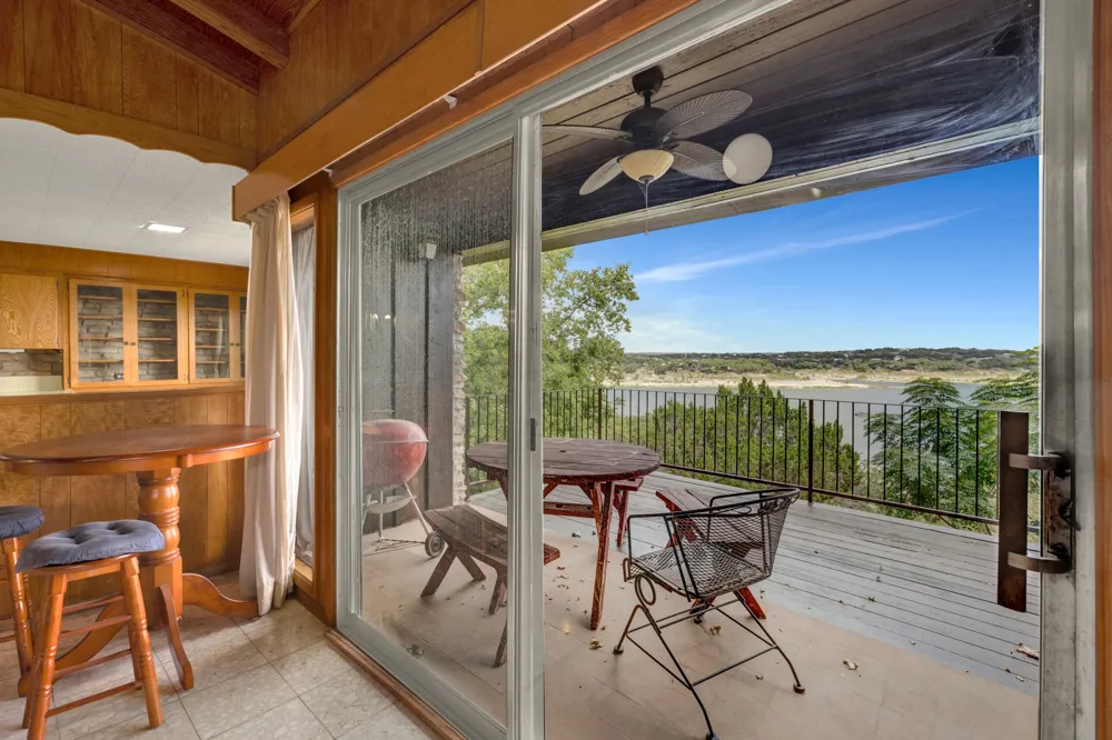 937 Hillcrest Forest Canyon Lake, TX 78133