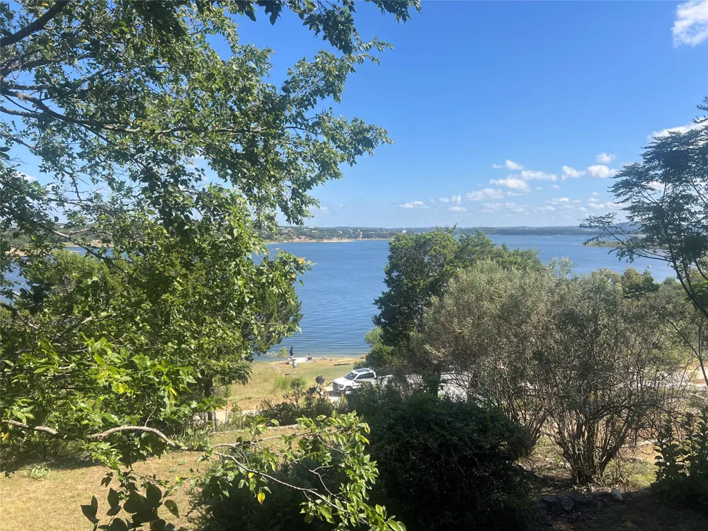 937 Hillcrest Forest Canyon Lake, TX 78133