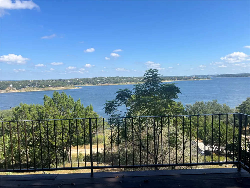 937 Hillcrest Forest Canyon Lake, TX 78133
